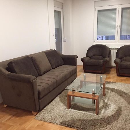 Apartamento Stan Na Dan Centar Šabac Exterior foto