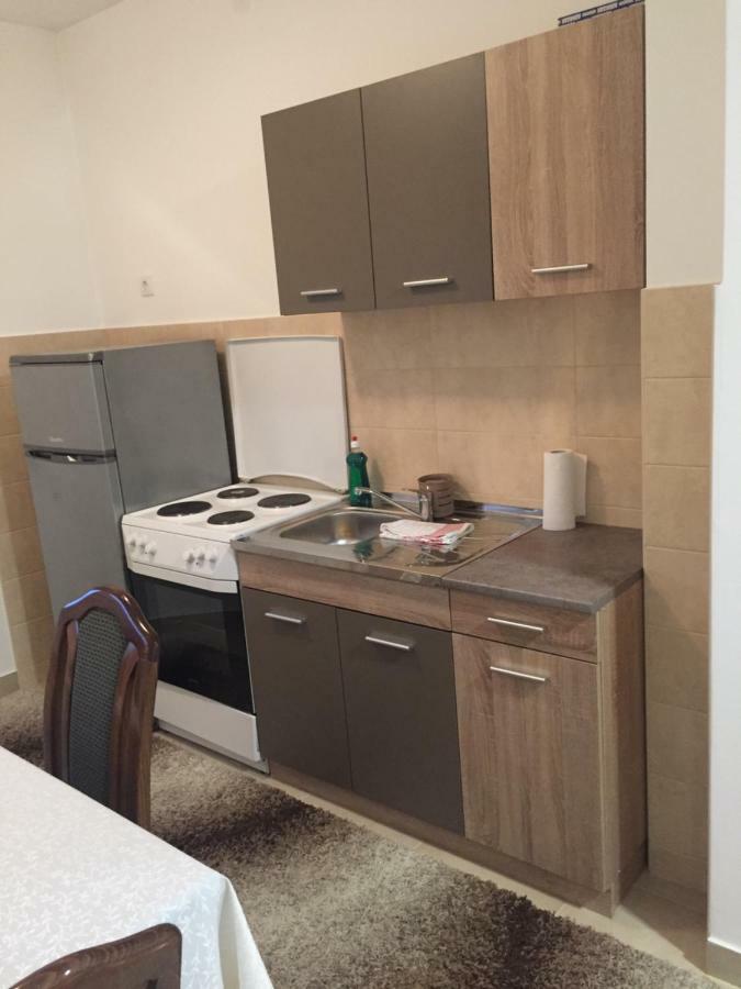 Apartamento Stan Na Dan Centar Šabac Exterior foto